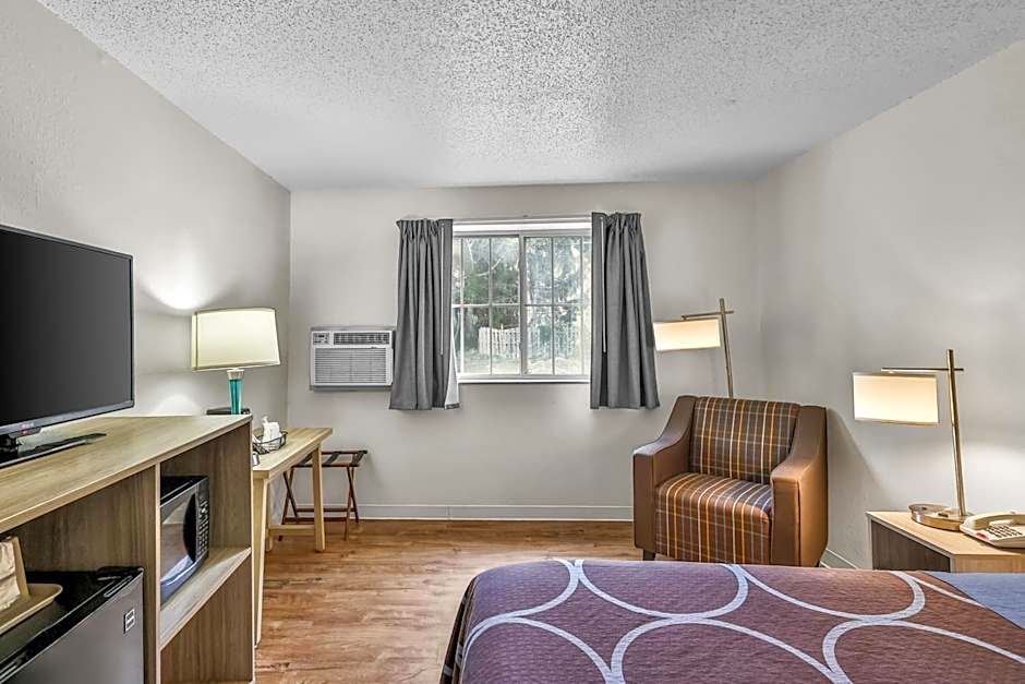 Super 8 by Wyndham East Stroudsburg/Poconos
