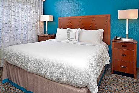 Suite, 1 Queen Bed with Sofa bed (Mobility/Hearing Access, Transf Shwr)