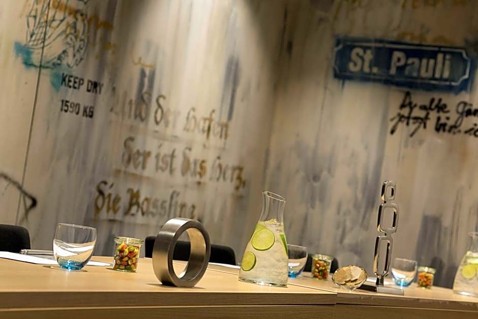 Renaissance by Marriott Hamburg Hotel