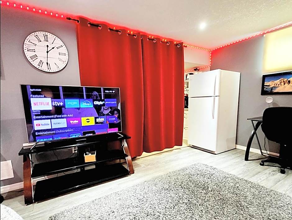 Staycation Studio Apartment, Private kitchen , Washroom, Micro Gym & Free Onsite Parking