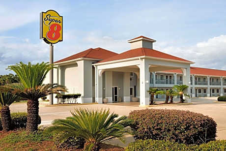 Super 8 by Wyndham Lake Charles Northeast