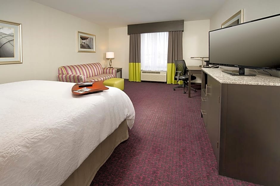 Hampton Inn & Suites - Buffalo Airport