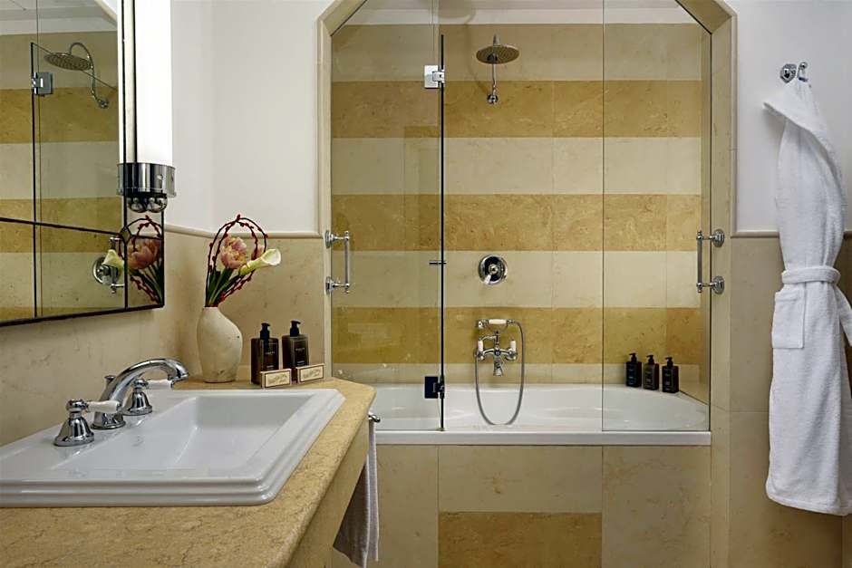 Grand Hotel Savoia Genova, Curio Collection by Hilton