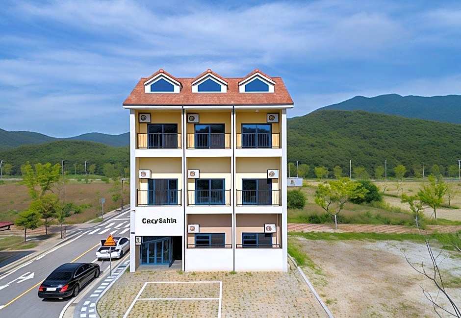 CozyCove Boutique Hotel