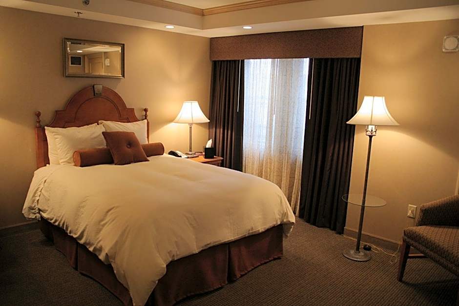 Ambassador Hotel Milwaukee, Trademark Collection by Wyndham