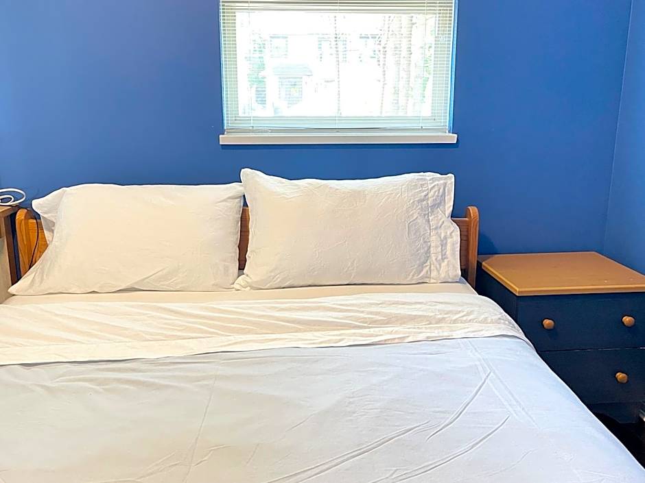 Cozy Guest Rooms Near UBC, Downtown and Beaches