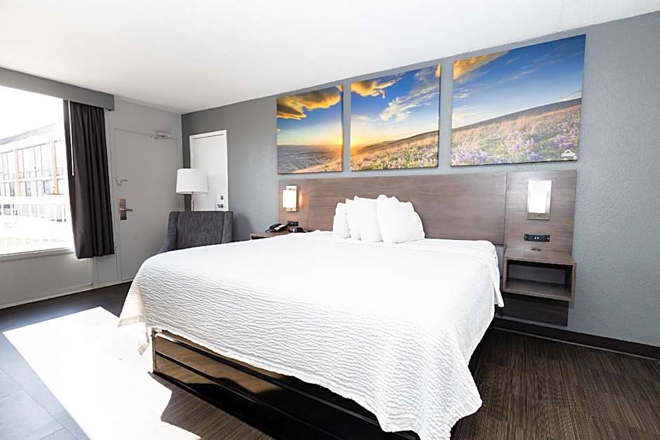 Days Inn by Wyndham Sharonville