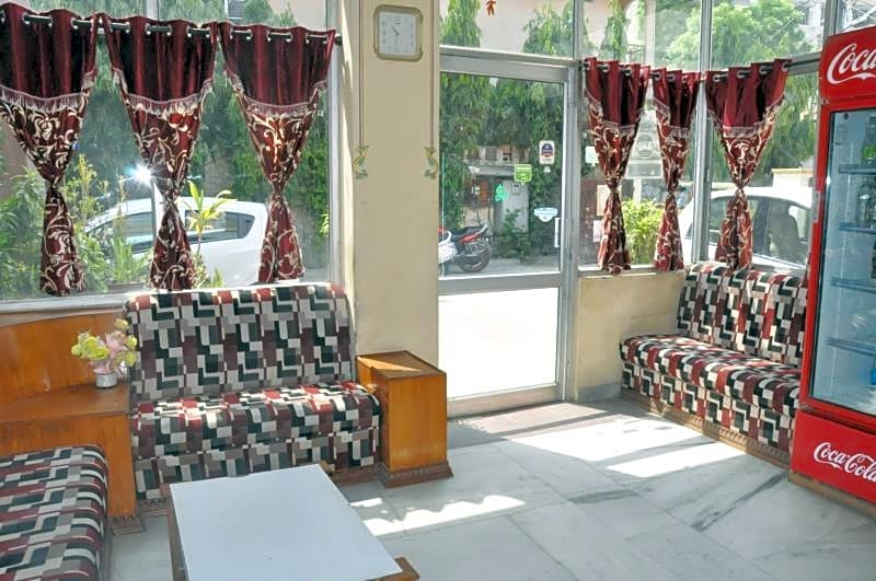 Hotel Sugandh Retreat