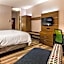 Holiday Inn Express & Suites Detroit - Farmington Hills By IHG