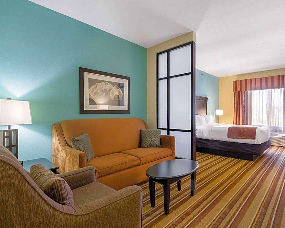 Comfort Suites Topeka Northwest