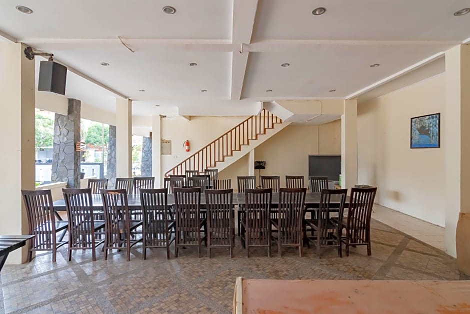 RedDoorz Plus @ Hotel Sofia Pangandaran