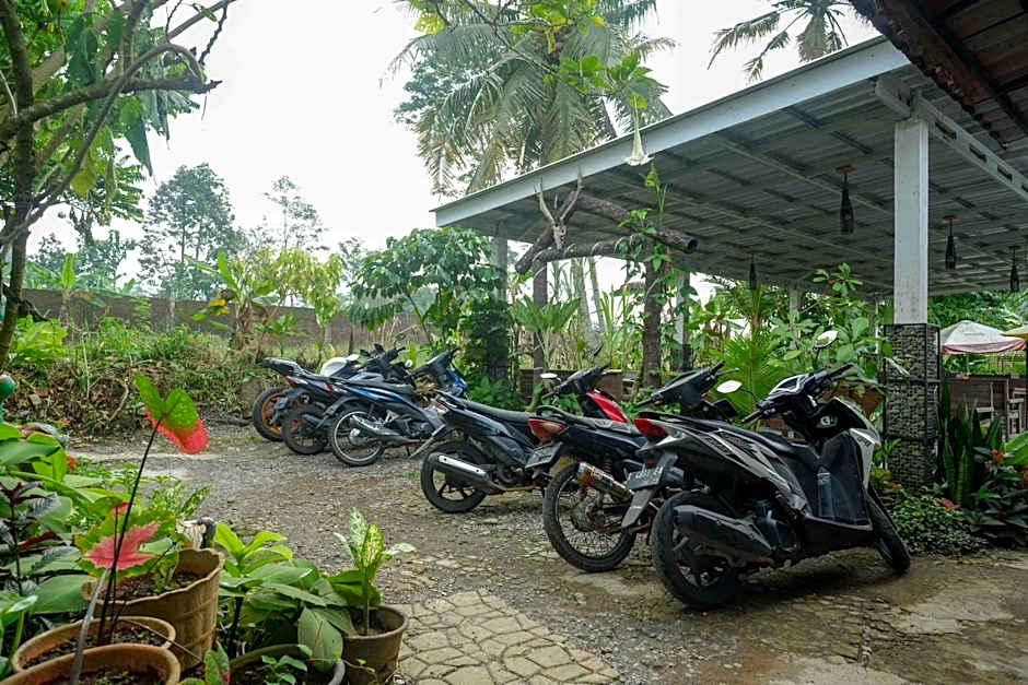 RedDoorz At Jalan Raya Baturaden