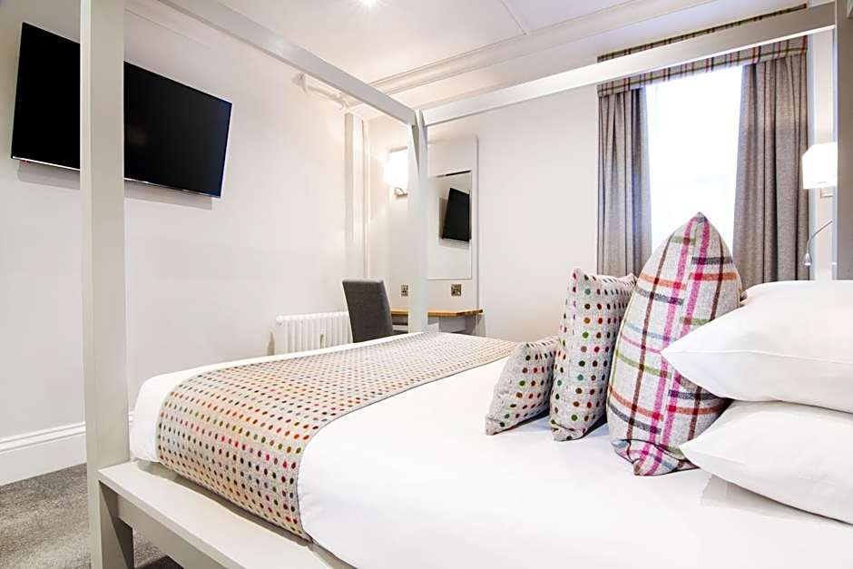 White Hart Hotel & Apartments