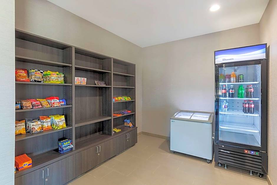 Comfort Inn & Suites Balch Springs - SE Dallas