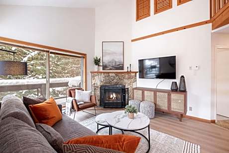 Powderview by Outpost Whistler