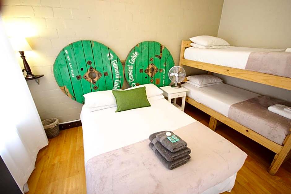 Saltycrax Backpackers