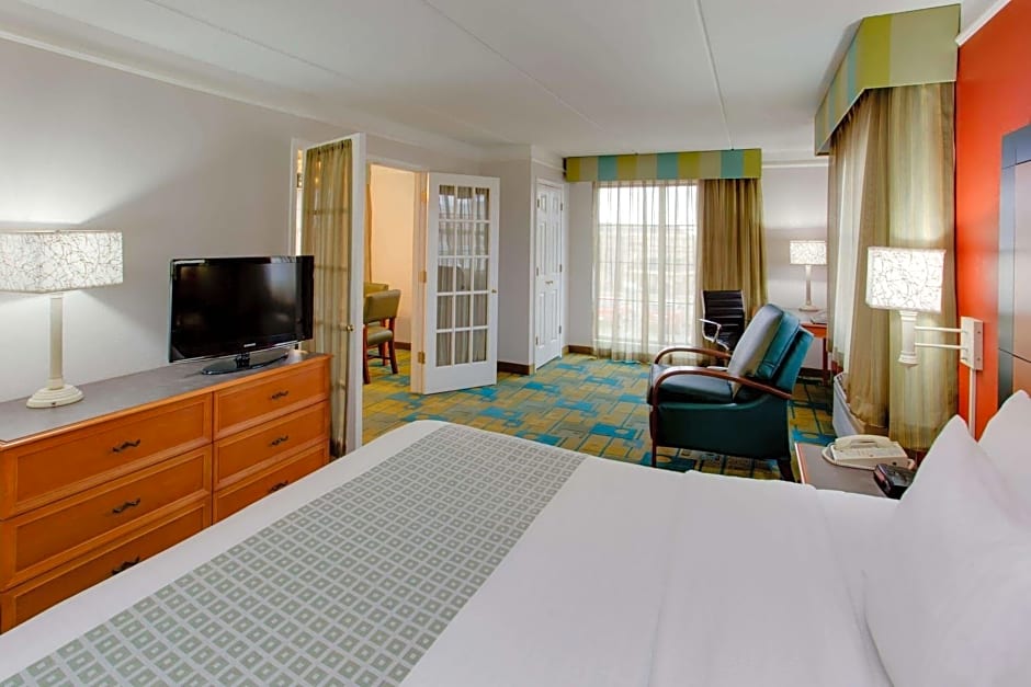 La Quinta Inn by Wyndham Pittsburgh Airport