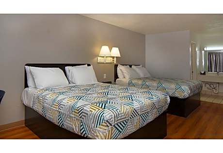 Queen Room with Two Queen Beds - Non-Smoking
