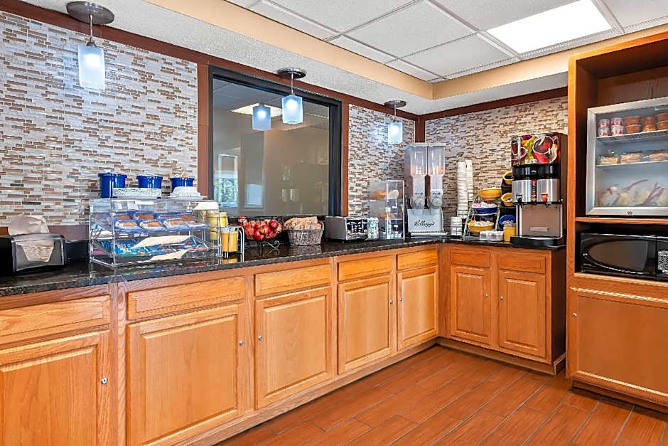 Days Inn by Wyndham Hillsdale