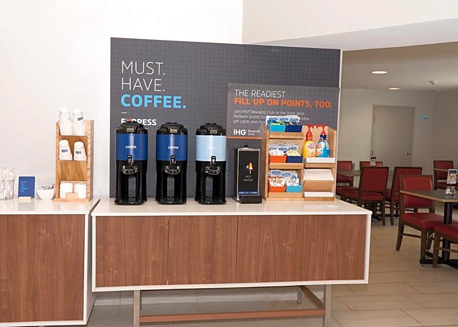 Holiday Inn Express Hotel & Suites Madison By IHG