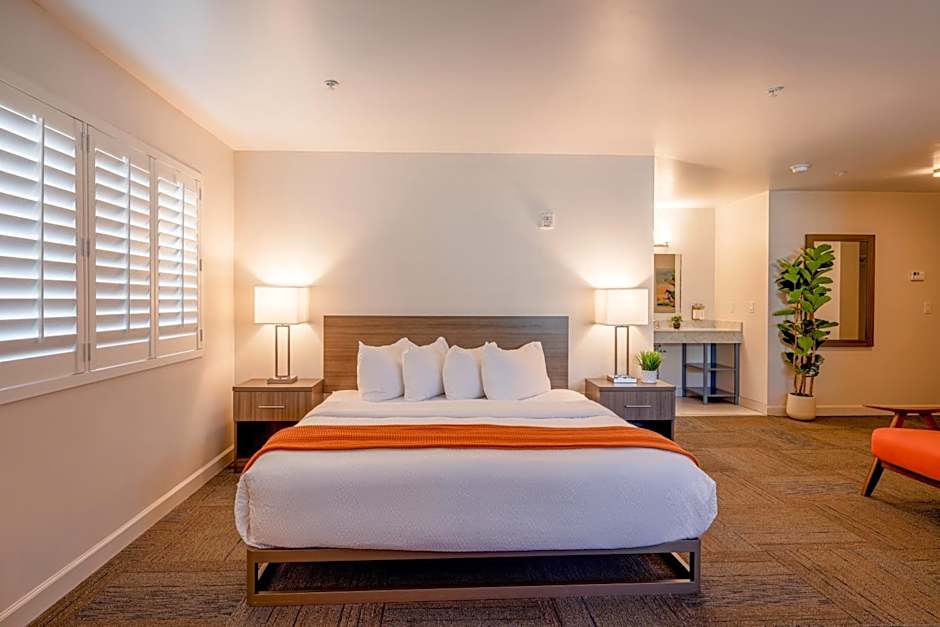 Inn At Moss Landing Point
