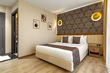 Family Room with Jetted Tub