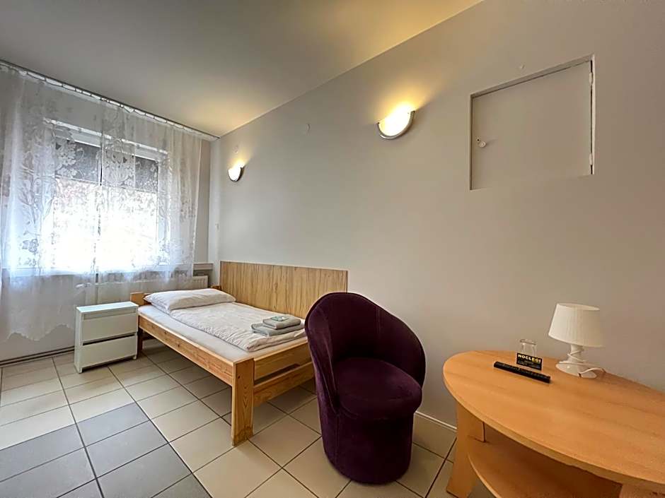 ETNA - Hostel -Noclegi Rzeszów 24 Pokoje -PARKING-