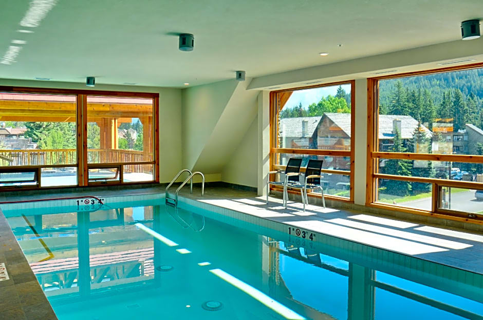 Moose Hotel and Suites