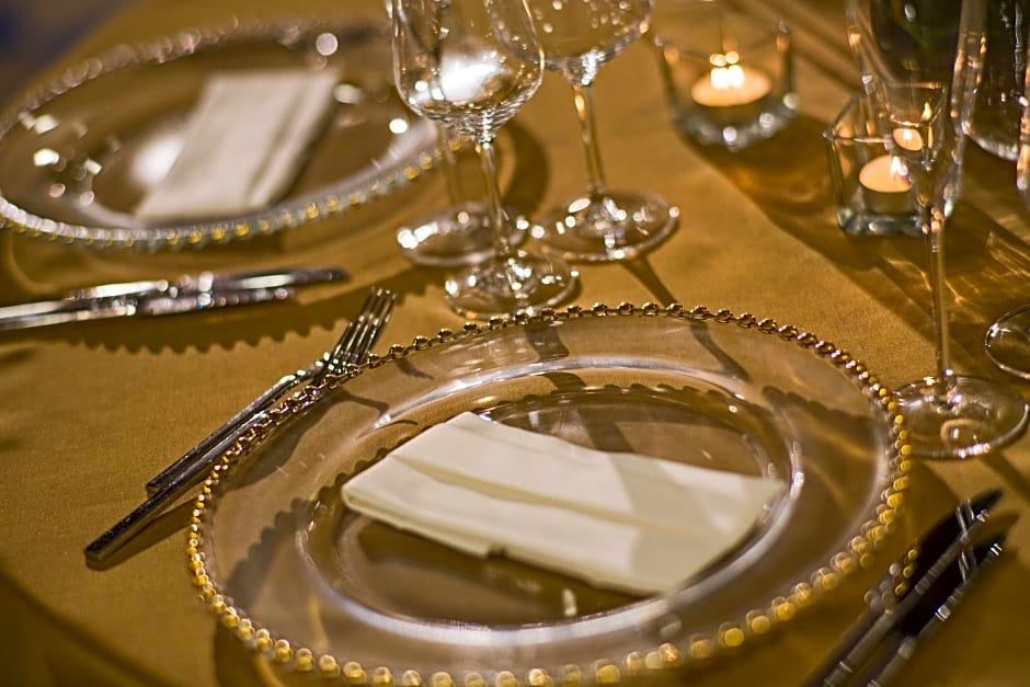 Renaissance by Marriott Izmir Hotel