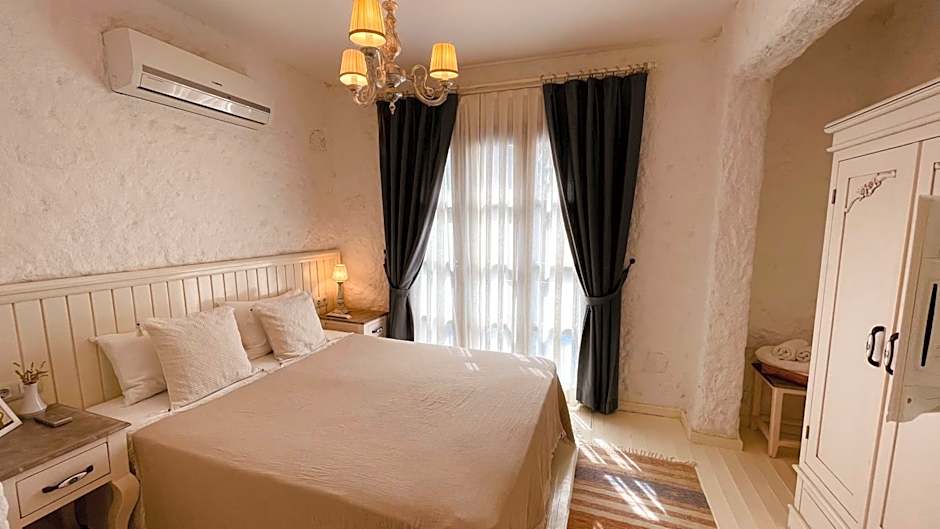 Mina Otel by Adda Alaçatı