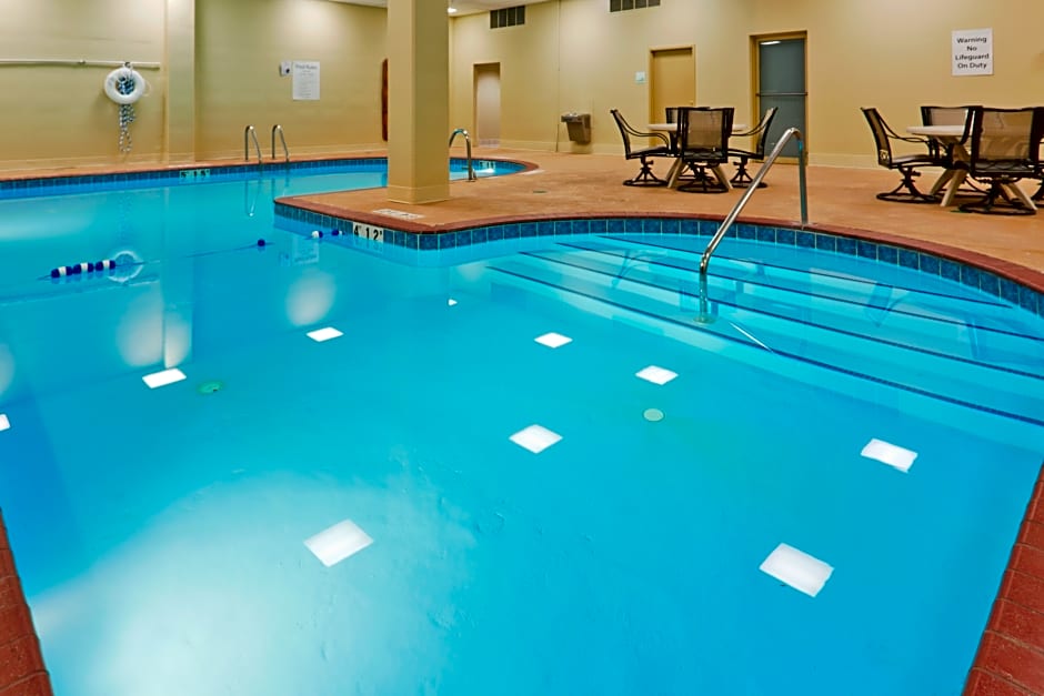 Quality Inn & Suites Downtown Mansfield