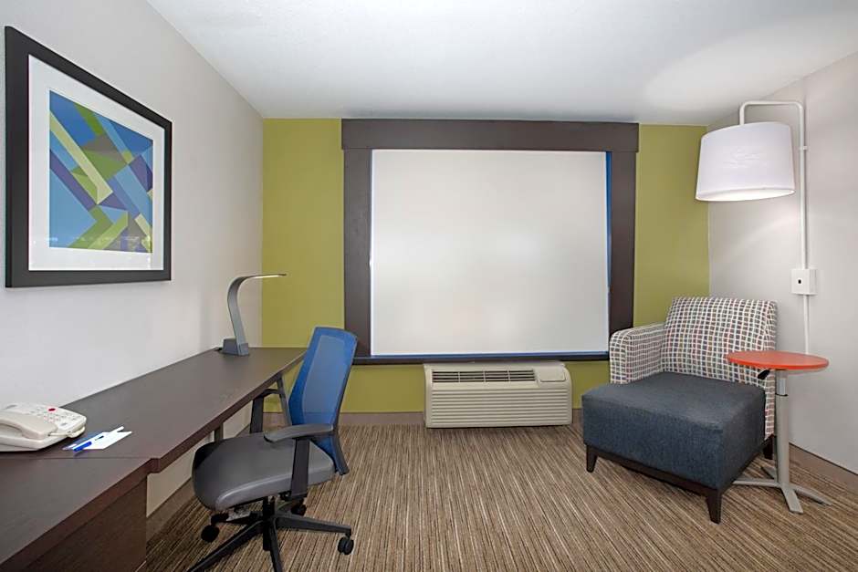 Holiday Inn Express Hotel & Suites Longmont By IHG