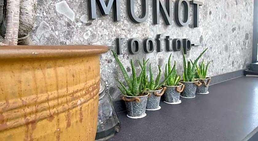 O Monot Luxury Boutique Hotel