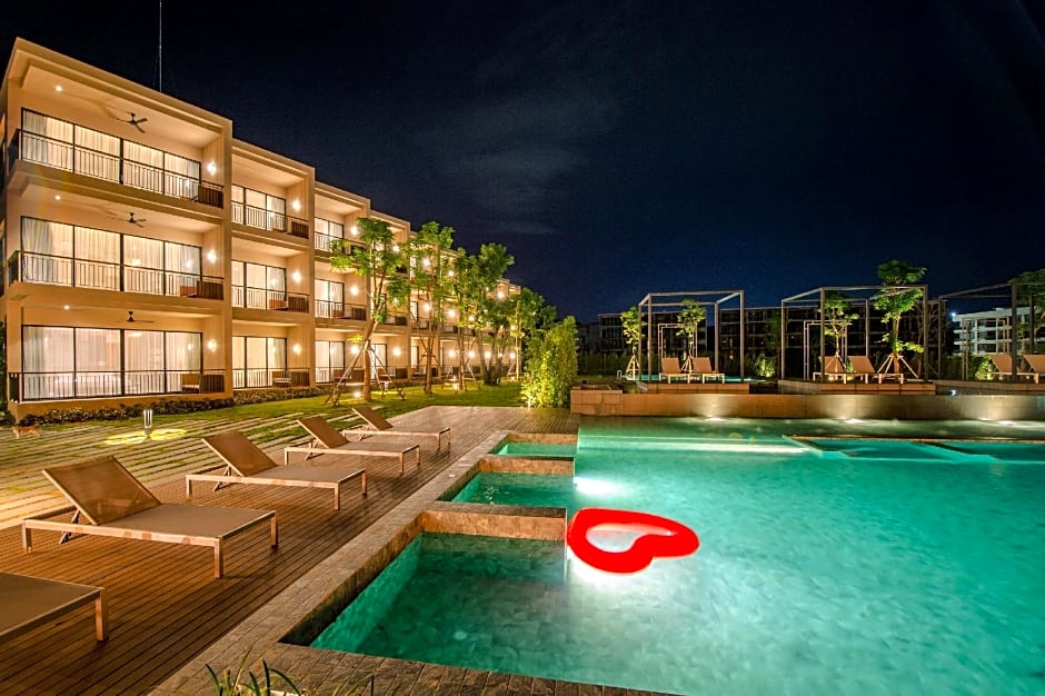 The Gallery Hotel Naiharn