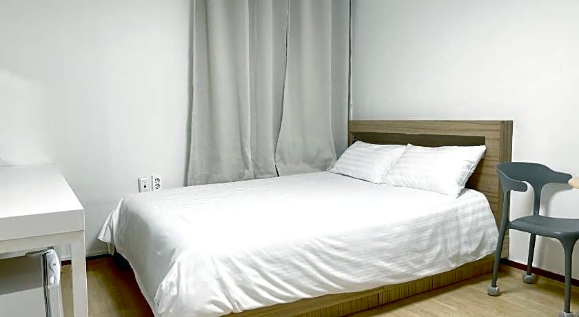The Oakra Hotel
