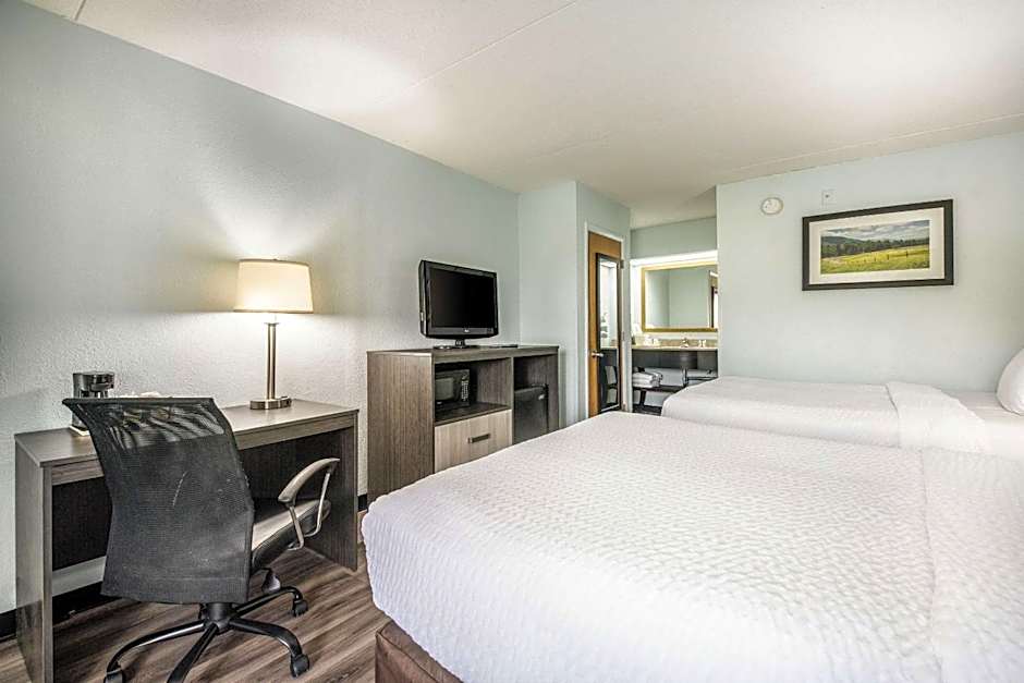 Clarion Inn Cleveland near University