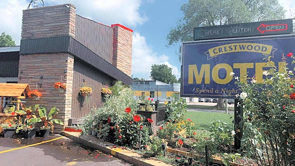 Crestwood Motel