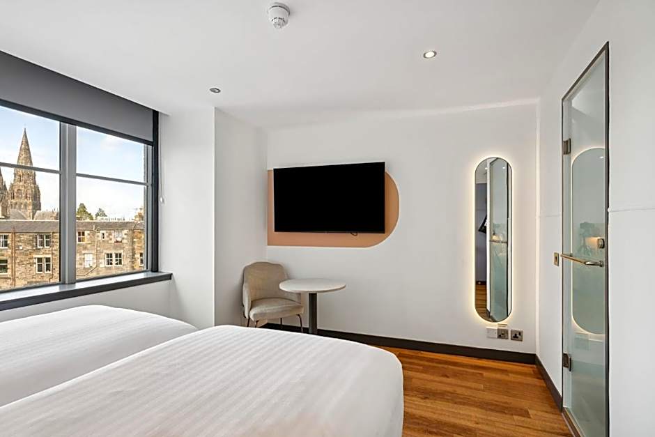Tune Hotel Haymarket Edinburgh photo 12