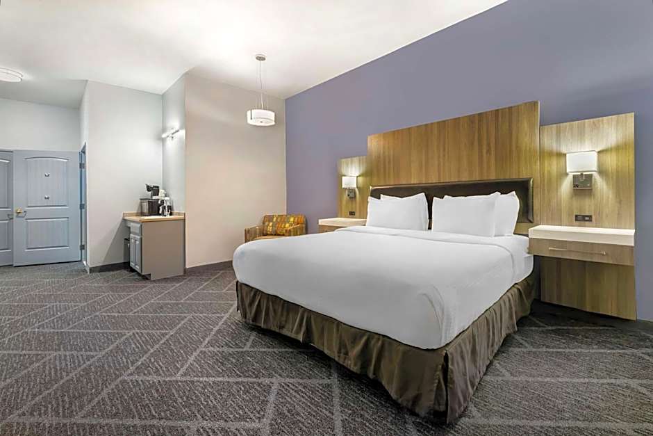Best Western Plus Appleton Airport Mall Hotel