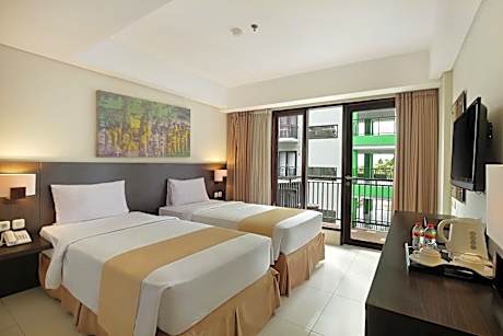Twin Room with Pool View