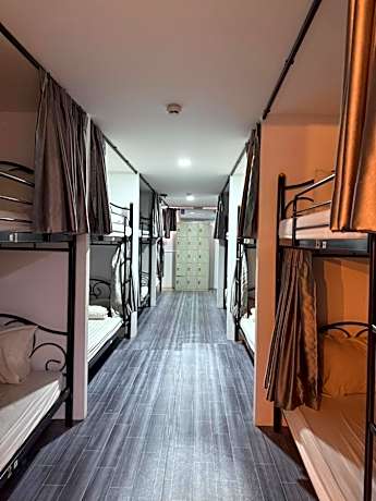 Bunk Bed in Mixed Dormitory Room