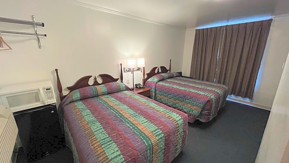Four Oaks Lodging