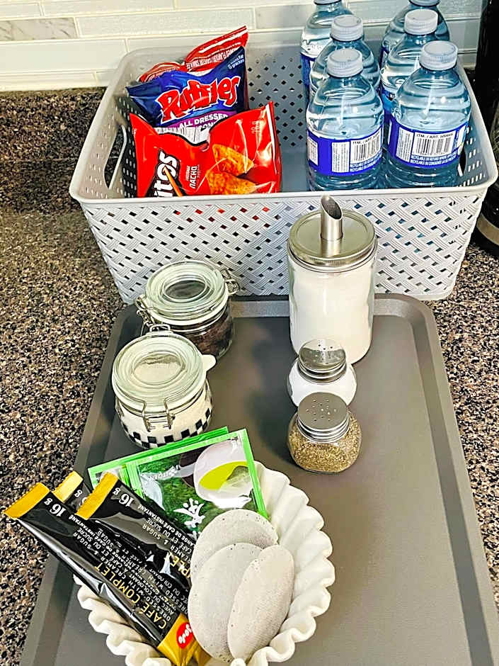 Vacation house Entire floor Kids yard walk 2 subway