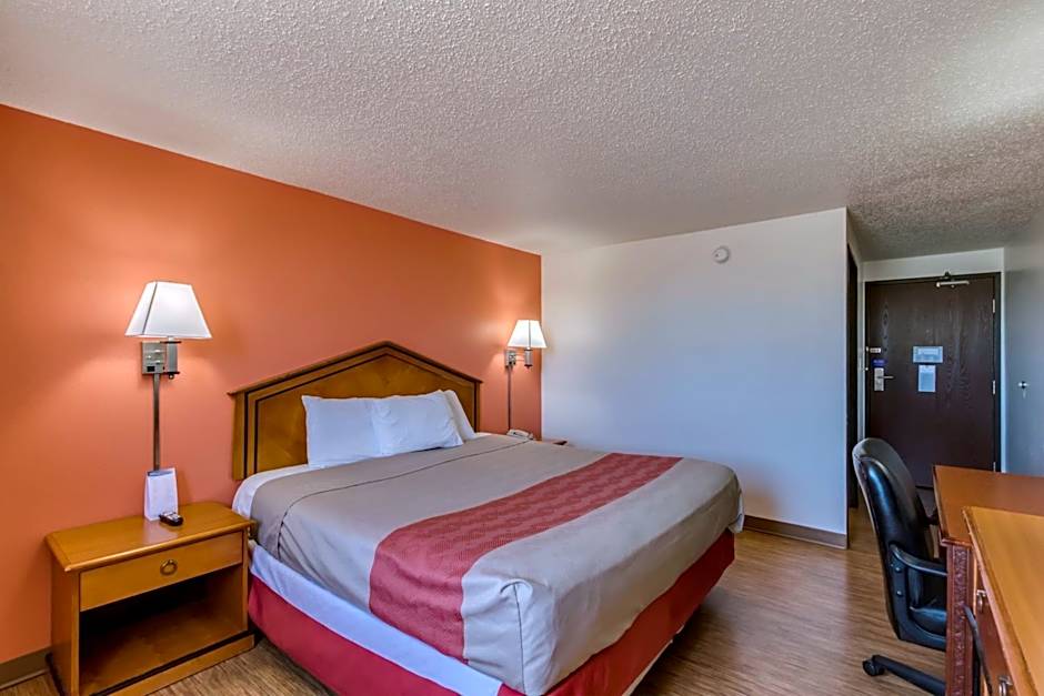 Motel 6-Albert Lea, MN