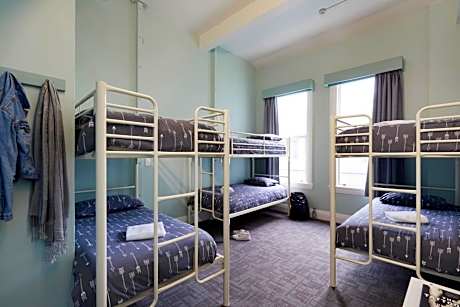 6 Bed dorm Mixed Shared Bathroom