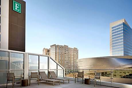 1 King 2 Room Suite Hearing Accessible