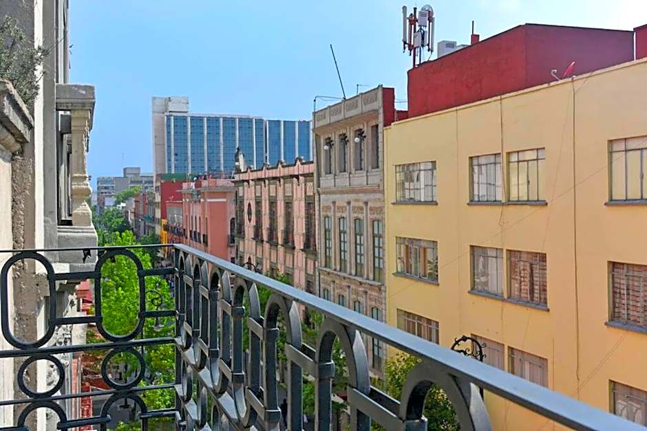 305 Dwntn Apt With AC and balconies fits 6 Rooftop