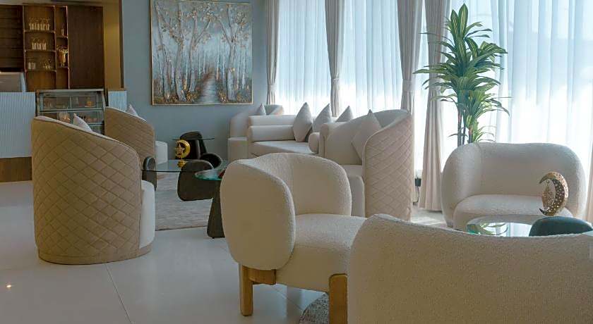 Royal Grand Suite Hotel