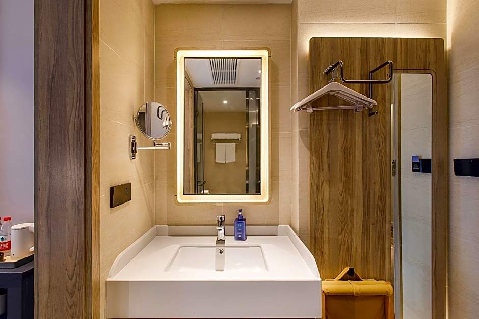 Hanting Hotel Shenyang Zhongjie Shifu Square