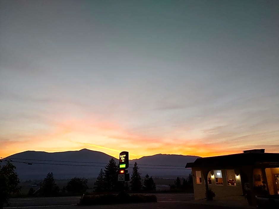 Magnuson Hotel Creston